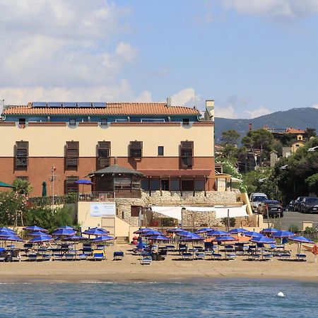 Hotel Villa Tramonto Direttamente Sul Mare San Vincenzo Exterior foto