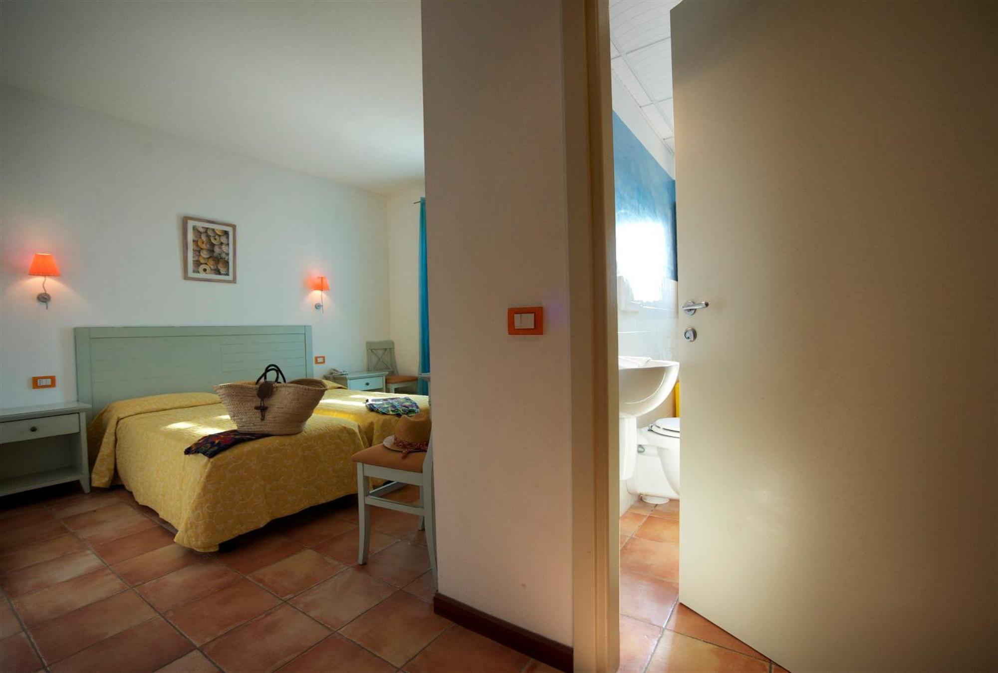 Hotel Villa Tramonto Direttamente Sul Mare San Vincenzo Exterior foto
