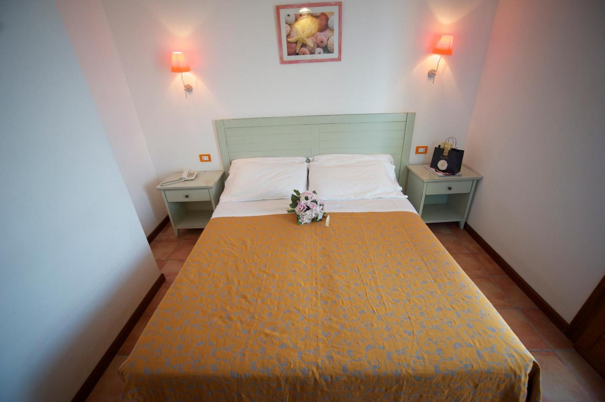 Hotel Villa Tramonto Direttamente Sul Mare San Vincenzo Exterior foto