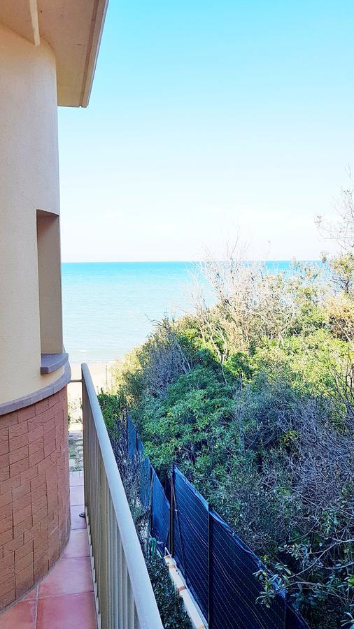 Hotel Villa Tramonto Direttamente Sul Mare San Vincenzo Exterior foto