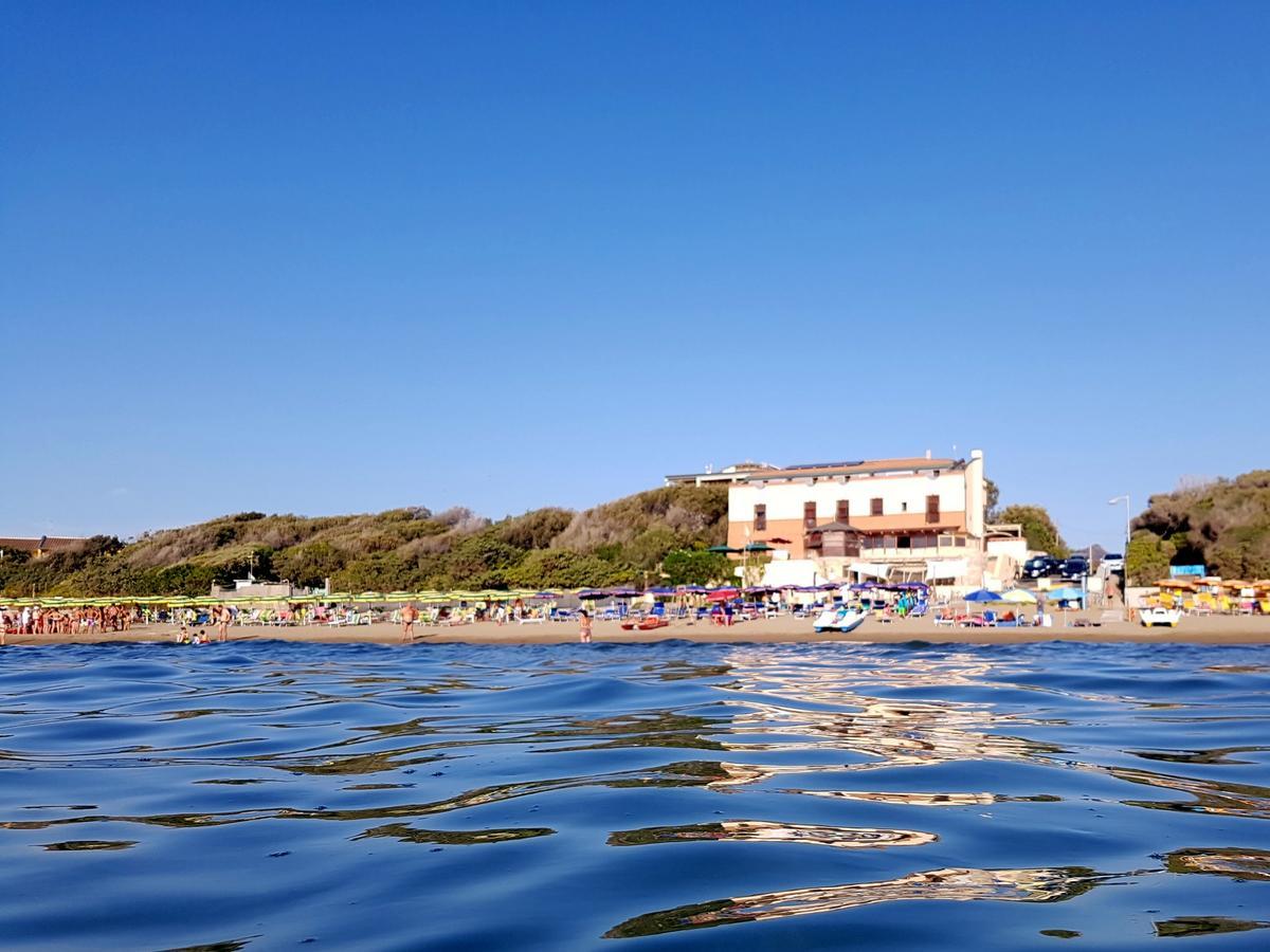 Hotel Villa Tramonto Direttamente Sul Mare San Vincenzo Exterior foto