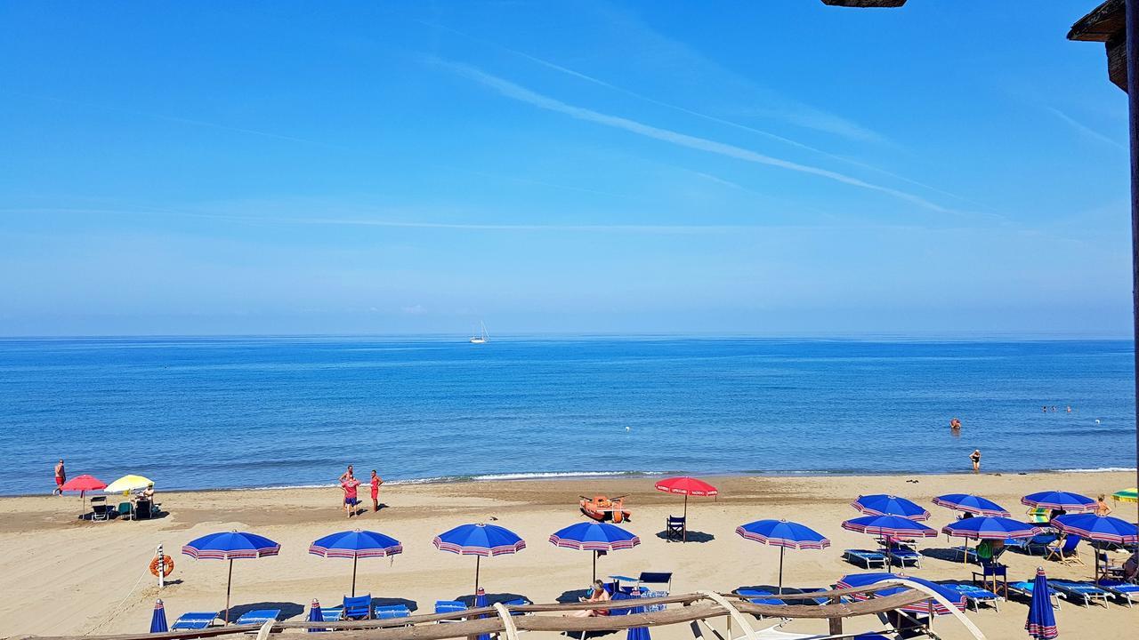 Hotel Villa Tramonto Direttamente Sul Mare San Vincenzo Exterior foto